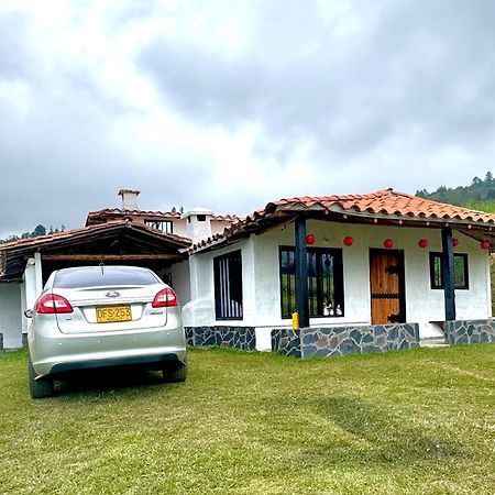 Vila La Colina Magik Guarne Exteriér fotografie